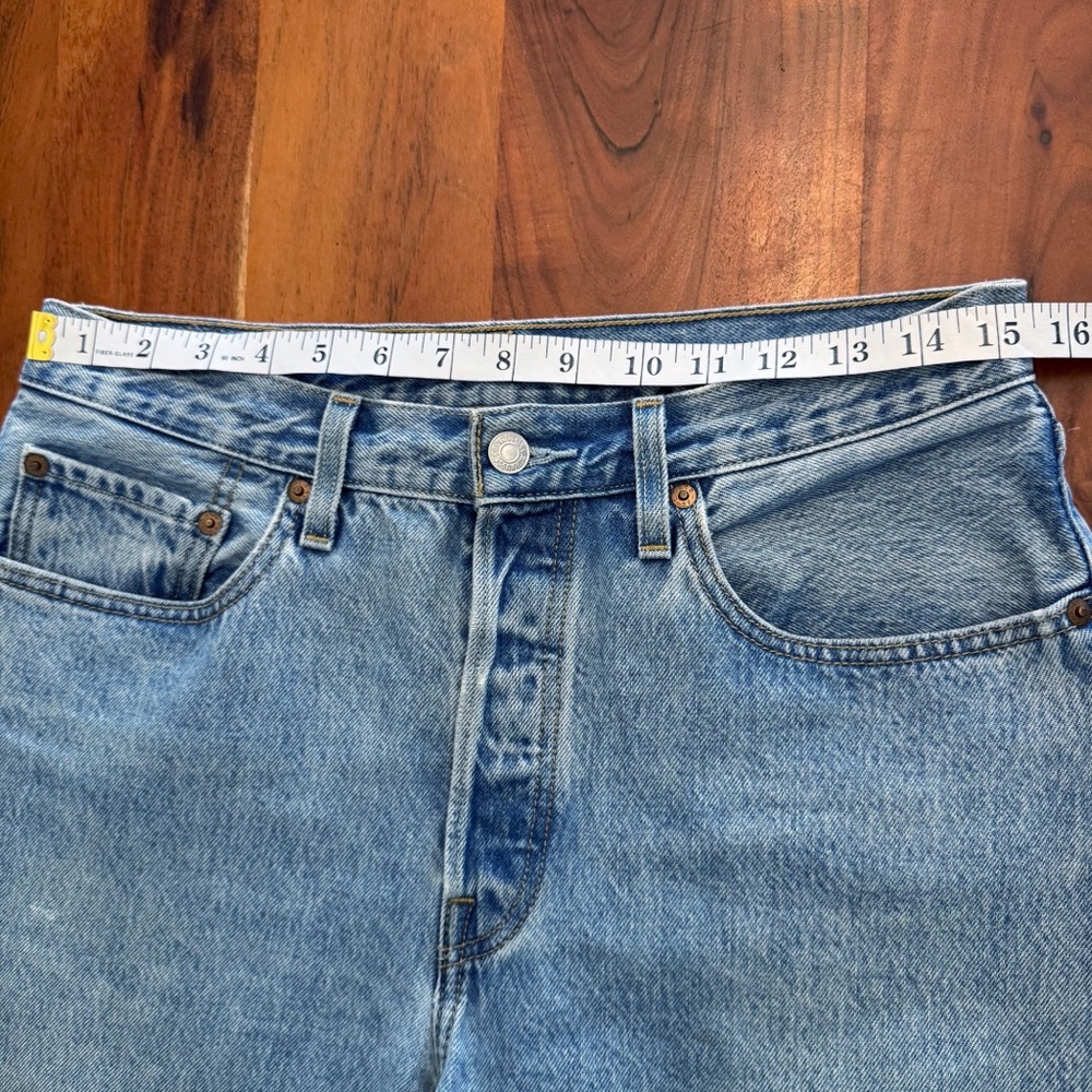 Levi’s 501 Original Light Washed Denim Casual High Rise Jeans 31 Inches Waist. - Picture 8 of 16
